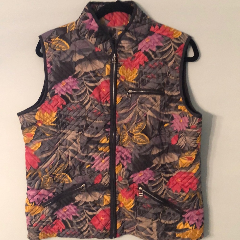 Keren Hart floral vest